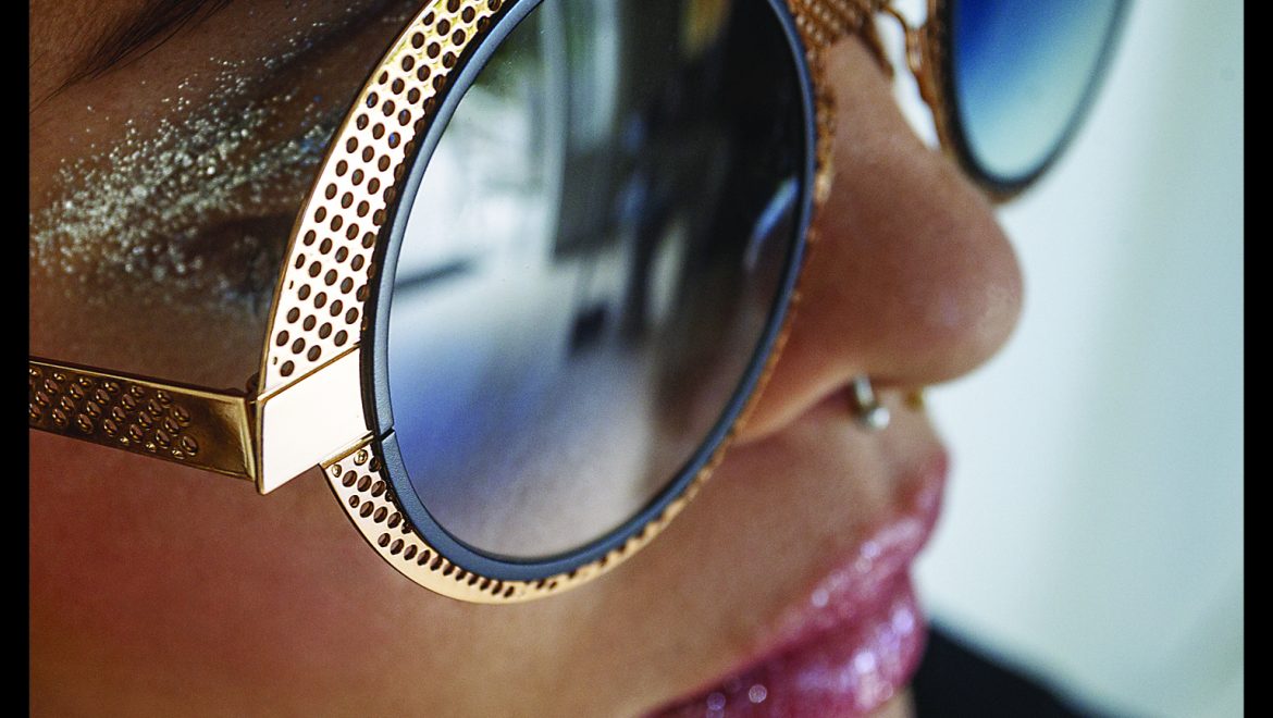 monture solaire femme Sabine Be Be val de loire hole ronde métal dorée trouée