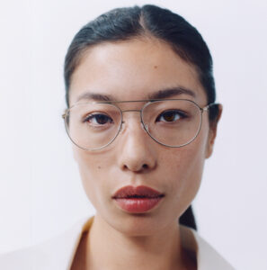 Monture MYKITA légère et équilibrée pour visage en cœur ou triangulaire, homme et femme 2
