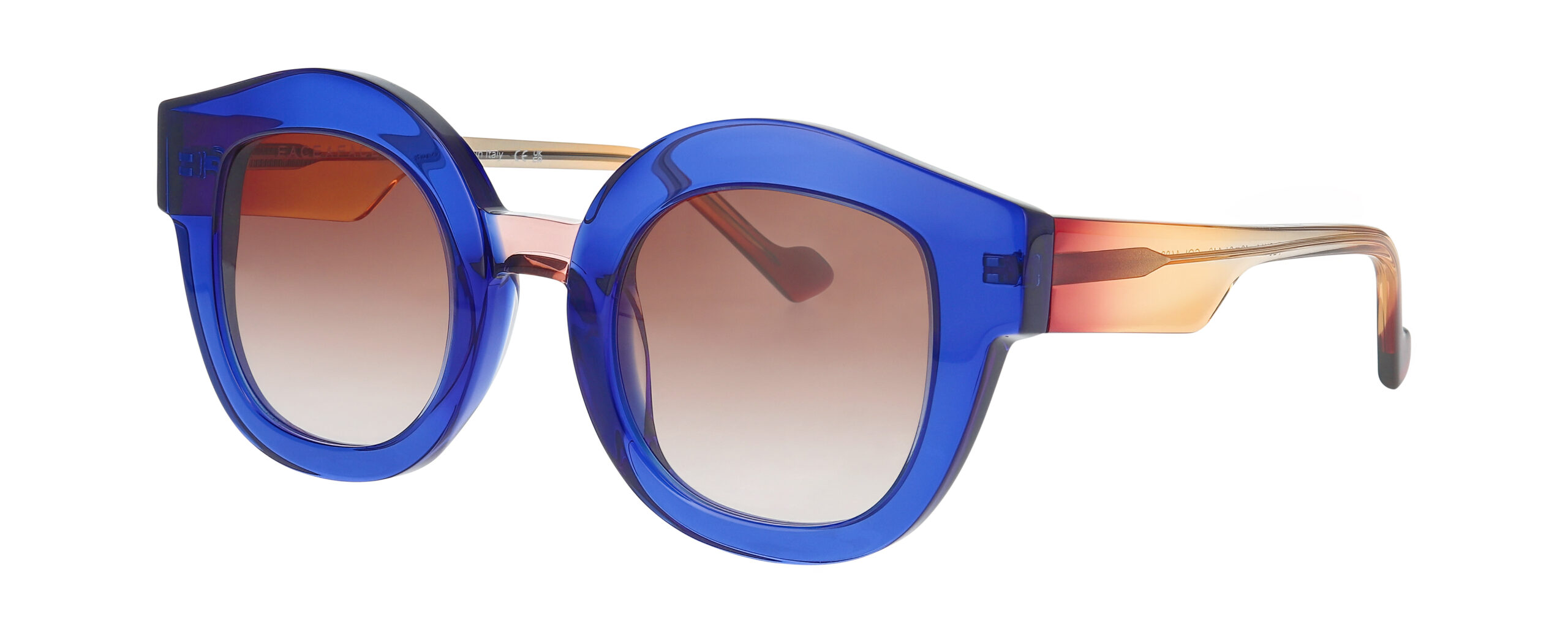 Monture solaire femme Face à Face Flow 1 vue 3/4 mettant en valeur sa forme oversize et son design coloré disponible à Paris rue de Rivoli