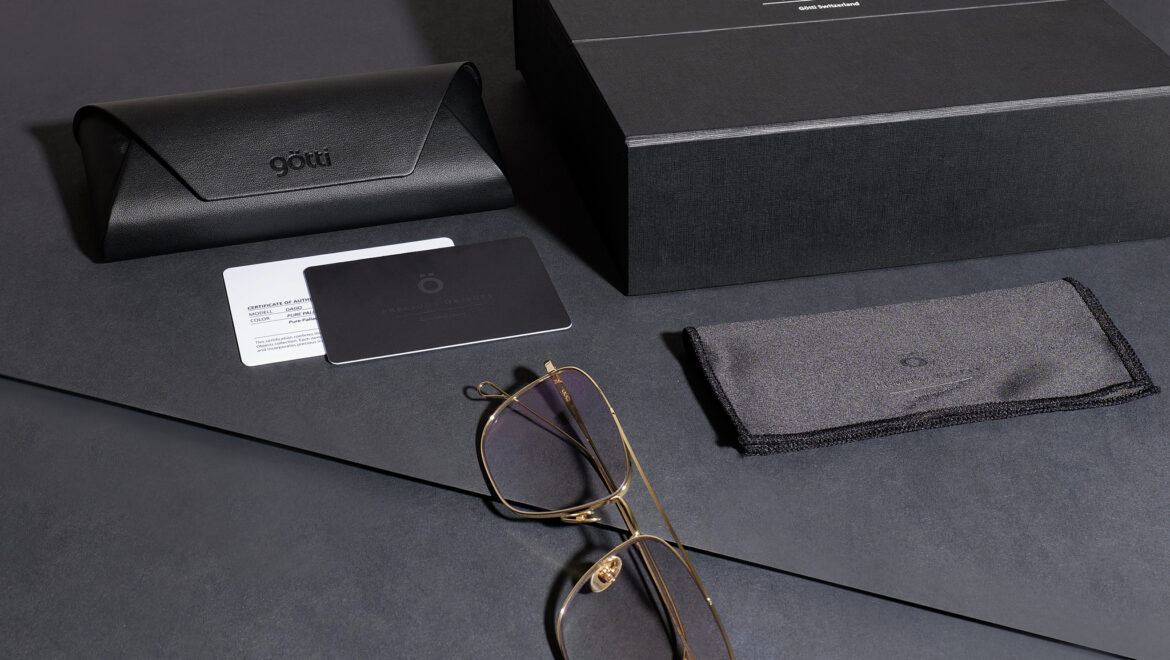Packaging lunettes Gotti Precious Objects Paris coffret noir étui certificat et tournevis