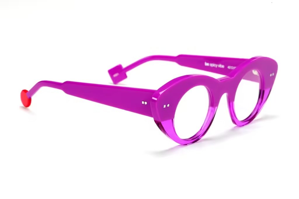 Sabine Be BE SPICY VIBE fuchsia pink butterfly glasses with thick opaque and translucent rims, three-quarter view